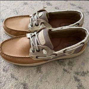 Sperry womens boat shoes - never worn w/ tag
